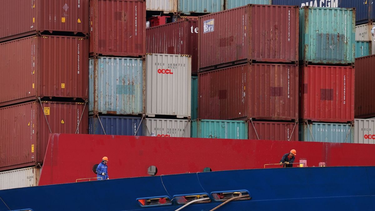 WTO snížila odhad letošního růstu světového obchodu na tři procenta